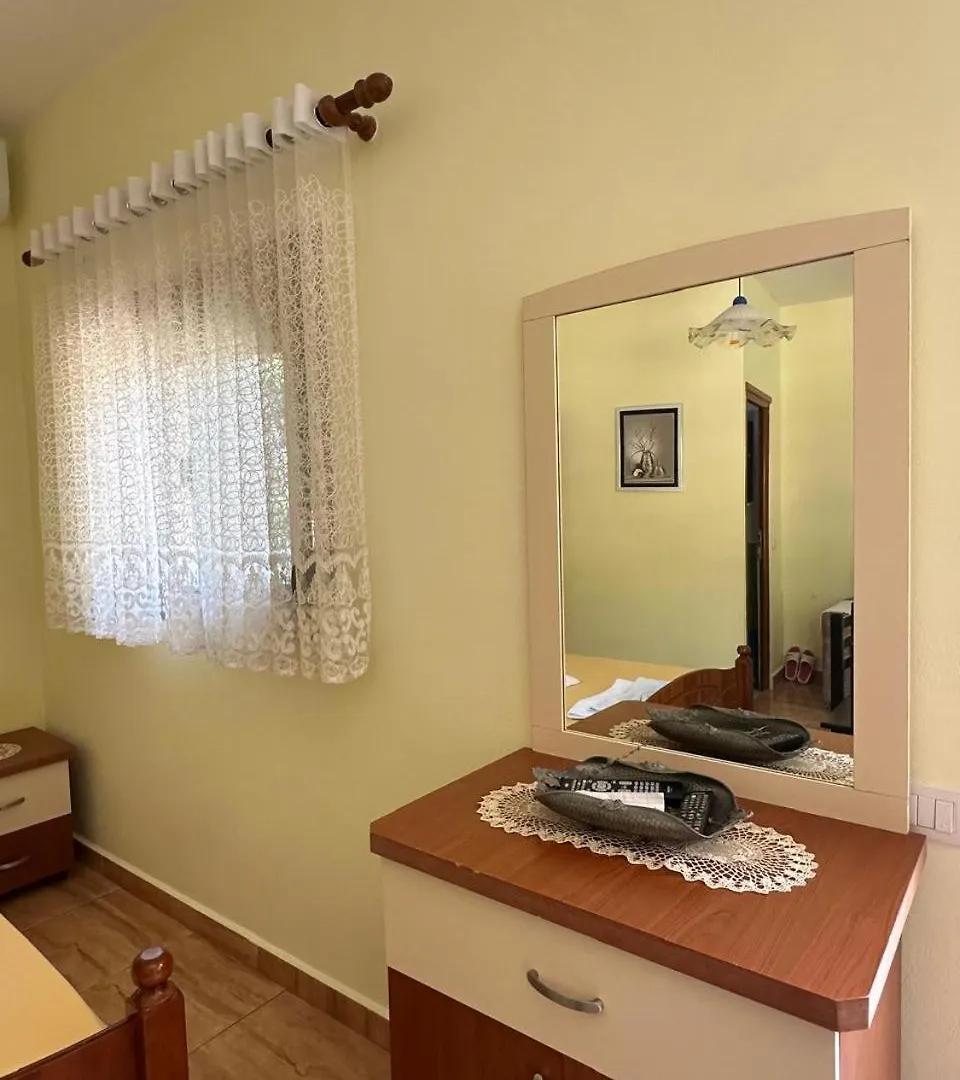 Mesaiz Apartment Vlore